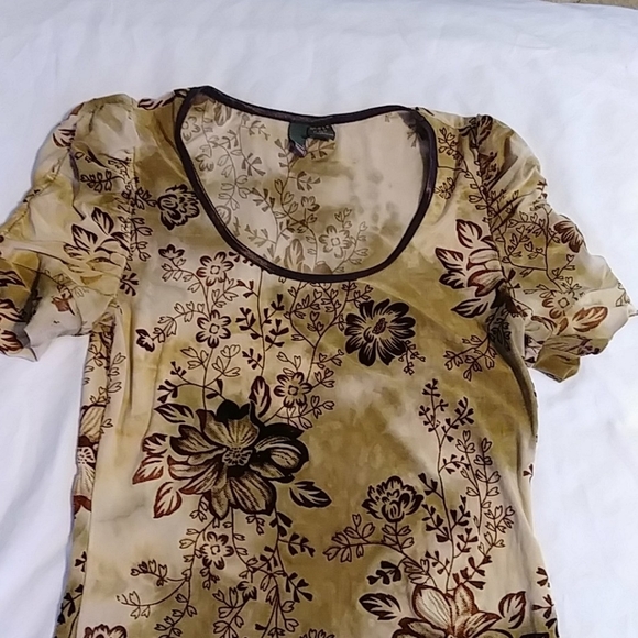 Serenade New York womens top - Picture 2 of 5